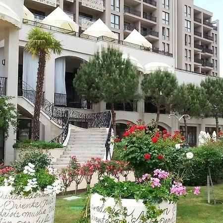 Spacious Studio In 5-star Complex 